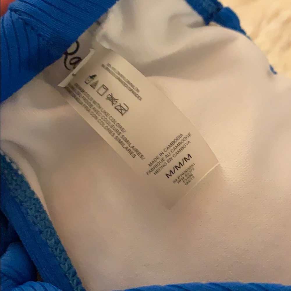 blue pattern bikini - Picture 3 of 3